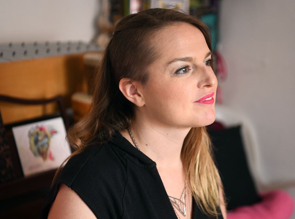 Musician Pauline Pisano poses for a picture on November 14, 2017 in New York. AFP / ANGELA WEISS 