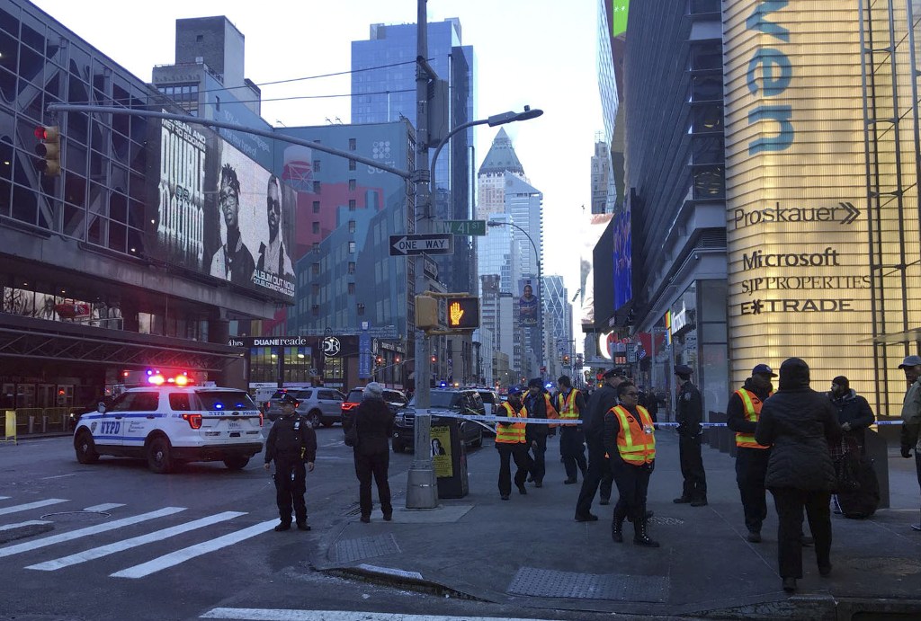 New York Police Department (NYPD) officers take security measures after an explosion occured in New York, United States on December 11, 2017. Ertu?rul Cingil - Anadolu

