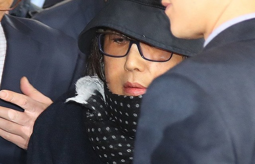 Choi Soon-Sil arrives at the Seoul Central District Prosecutor's Office in Seoul on October 31, 2016. Yonhap/AFP.