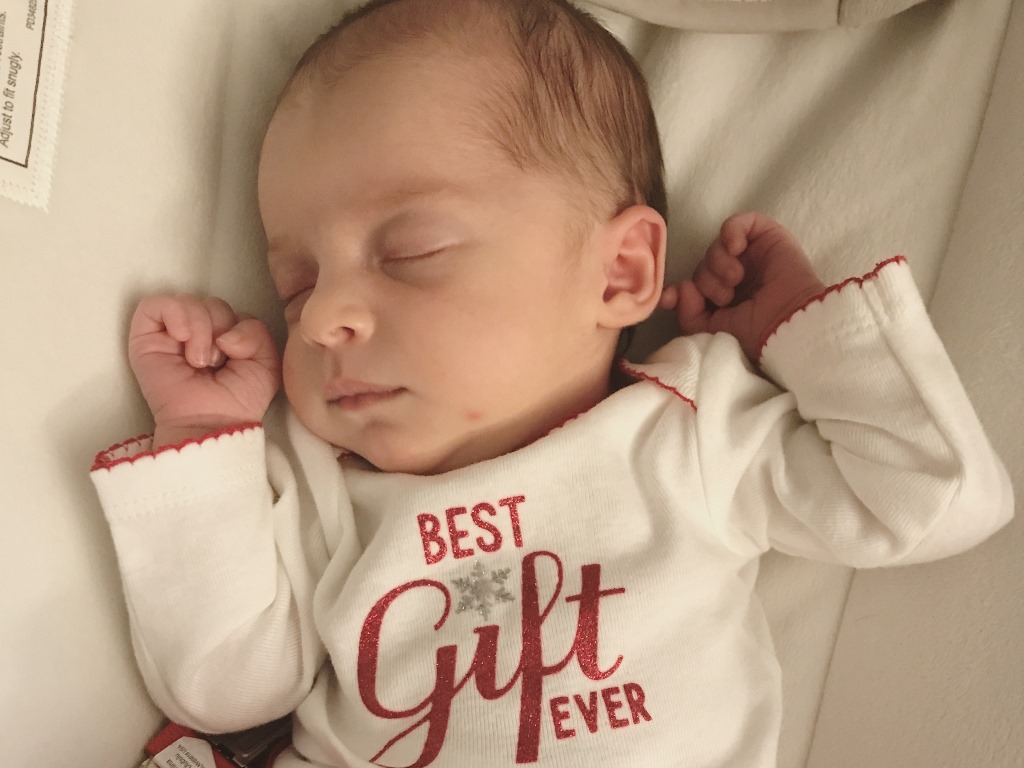 Infant Emma Wren Gibson, born November 25, 2017 in Knoxwville, Tennessee, is seen in this handout photograph obtained December 20, 2017. AFP PHOTO / Tina & Benjamin Gibson 