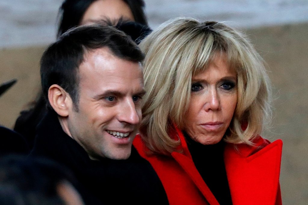 French President Emmanuel Macron and his wife Brigitte Macron visit the Museum of Qin Terracotta Warriors and Horses in Xian, Shaanxi province, China, January 8, 2018. REUTERS/Charles Platiau