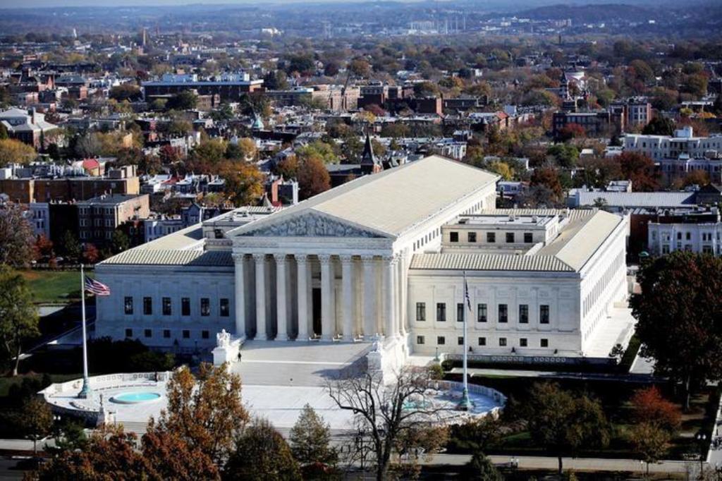 File photo of the US Supreme Court building in Washington, DC, US on November 15, 2016. REUTERS/Carlos Barria/File Photo
