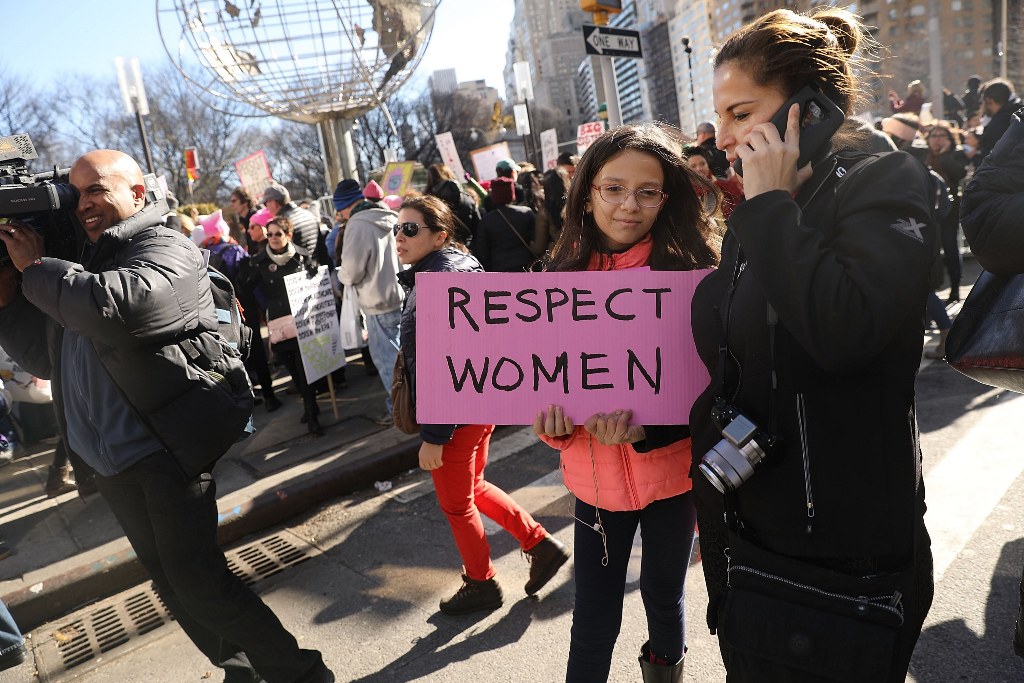 Thousands hold signs and rally while attending the Women's March on January 20, 2018 in New York, United States. (Spencer Platt/Getty Images/AFP)