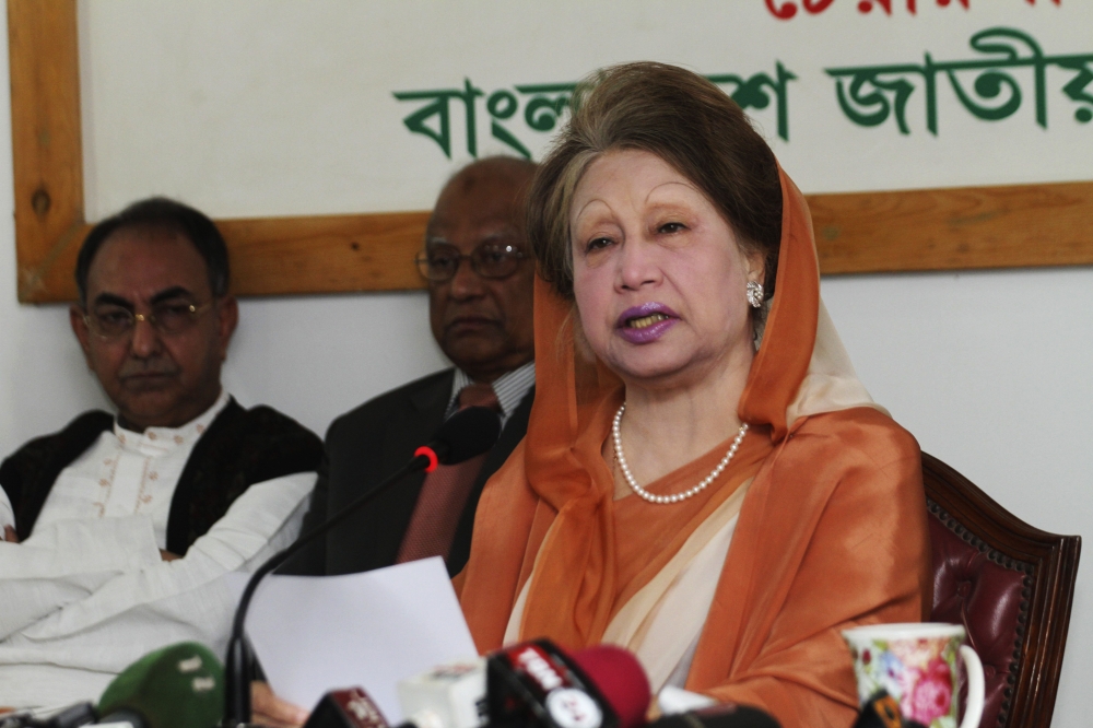 Bangladesh opposition leader Khaleda Zia speaks during a press conference in Dhaka on February 7, 2018. AFP / Munir UZ ZAMAN

