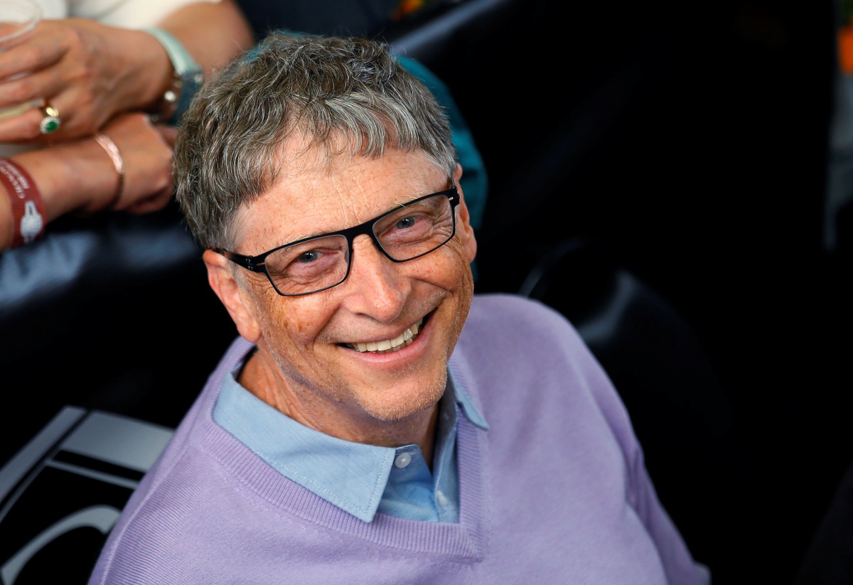 Microsoft founder Bill Gates waits to play table tennis during the Berkshire Hathaway annual meeting weekend in Omaha, Nebraska, May 7, 2017. (Reuters / Rick Wilking) 