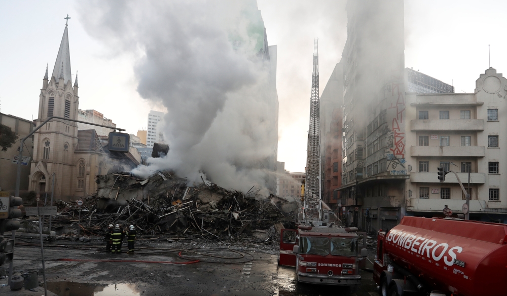 A general view of the site where a building collapsed in downtown Sao Paulo, Brazil May 1, 2018. REUTERS/Leonardo Benassatto