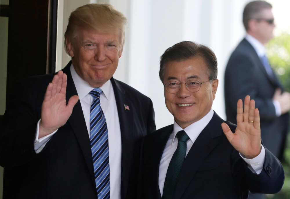 File photo: US President Donald Trump (L) welcomes South Korean President Moon Jae-in at the White House in Washington, DC, US, June 30, 2017. Reuters/Jim Bourg/File Photo