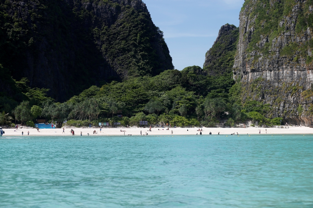 General view of Maya bay seen in Andaman sea at Krabi province, Thailand May 23, 2018. REUTERS/Soe Zeya Tun