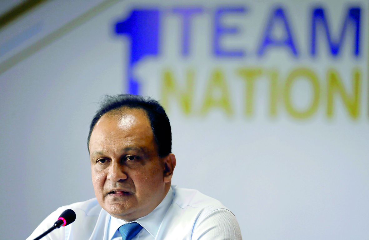 shley De Silva ,CEO of Sri Lanka Cricket speaks during a news conference after two people allegedly involved in match-fixing were suspended, in Colombo, Sri Lanka May 28, 2018. Reuters/Dinuka Liyanawatte