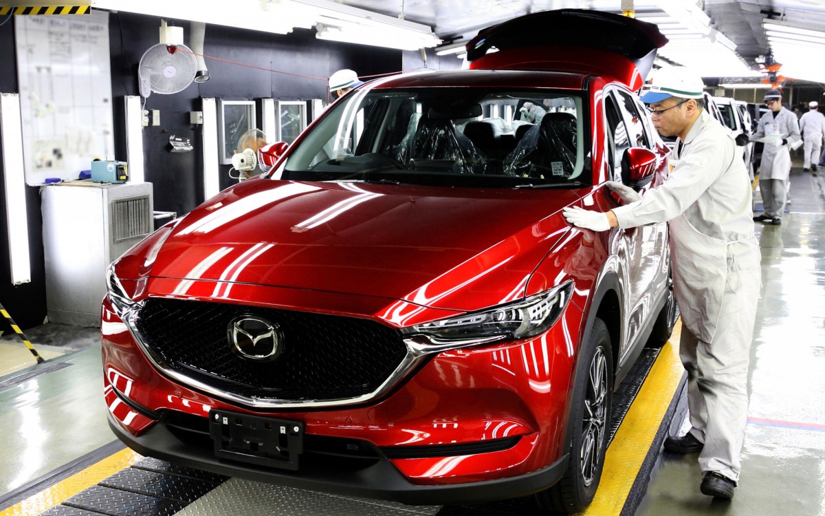 Mazda_CX-5 under production at its Hofu Plant in Yamaguchi prefecture. 