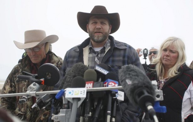 FILE PHOTO: Ammon Bundy addresses the media at the Malheur National Wildlife Refuge near Burns, Oregon, January 5, 2016. Reuter/ Jim Urquhart