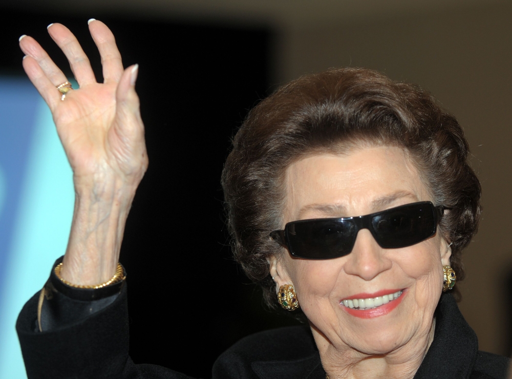 (FILES) In this file photo taken on December 12, 2007 Frank Sinatra's first wife Nancy Barbato waves to the crowd after the unveiling ceremony of the new United States Postal Service (USPS) stamp in tribute to Frank Sinatra in Beverly Hills, California. A