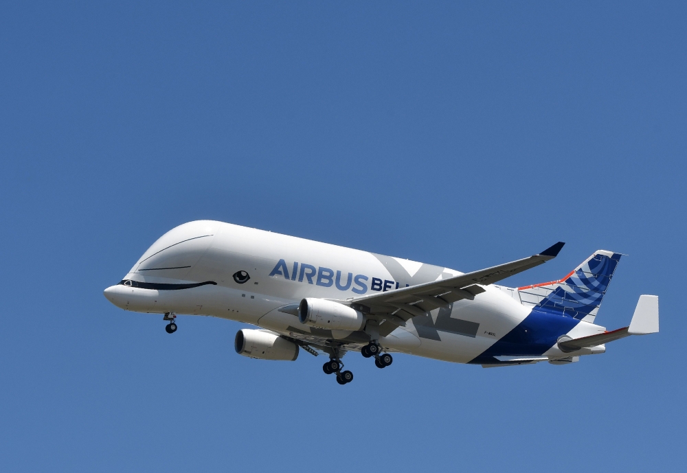An Airbus 'BelugaXL' aircraft comes into land at Toulouse-Blagnac on July 19, 2018, after its maiden test flight of some four hours. (AFP / ERIC CABANIS)