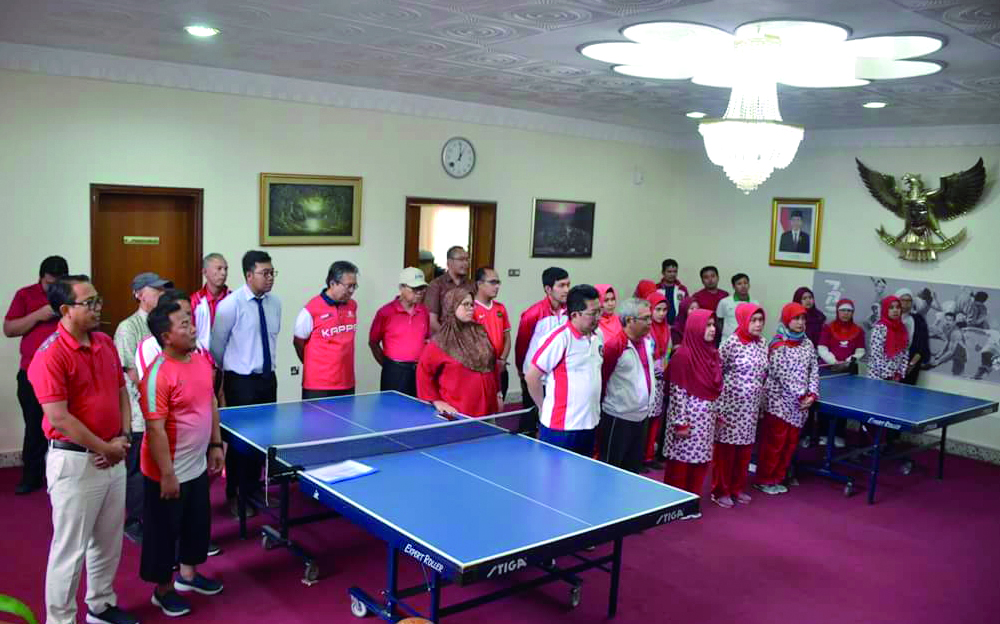 Indonesian Ambassador to Qatar, Air Marshal (Ret) Muhammad Basri Sidehabi during the inauguration of the sports tournament.