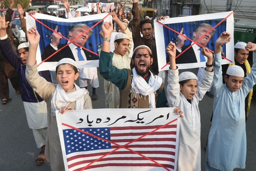 (FILES) In this file photo taken on January 5, 2018 Pakistani demonstrators take part in a protest against US aid cuts in Lahore. AFP / ARIF ALI
