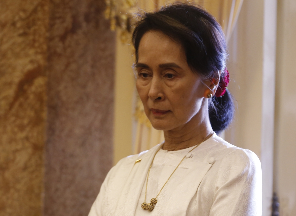 Myanmar State Counsellor Aung San Suu Kyi arrives for a meeting with Vietnam's President Tran Dai Quang (not pictured) at the Presidential Palace at the sideline of the World Economic Forum on ASEAN in Hanoi on September 13, 2018. AFP / POOL / KHAM
