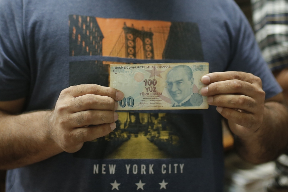 100 Turkish Lira. Mohammed Elshamy - Anadolu