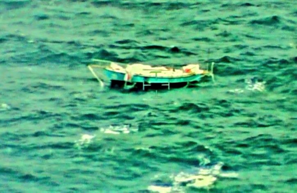 The yacht Thuriya of solo sailor Abhilash Tomy is pictured at sea in this September 24, 2018 handout photo by the Indian Navy. Indian Navy/Handout via REUTERS 
