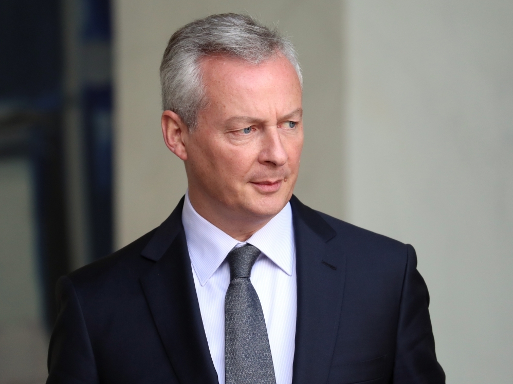 French Economy Minister Bruno Le Maire leaves after a weekly cabinet meeting at the Elysee Palace in Paris, France on September 24, 2018. ( Mustafa Yalç?n - Anadolu Agency )