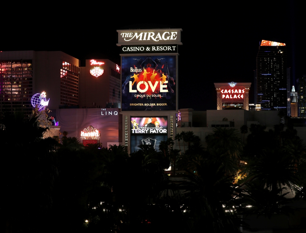 A view of the Las Vegas Strip as casinos turn their lights back on after dimming them in honor of the October 1, 2017 mass shooting victims during the one-year anniversary of the shooting in Las Vegas, Nevada, U.S. October 1, 2018. Reuters/Steve Marcus
