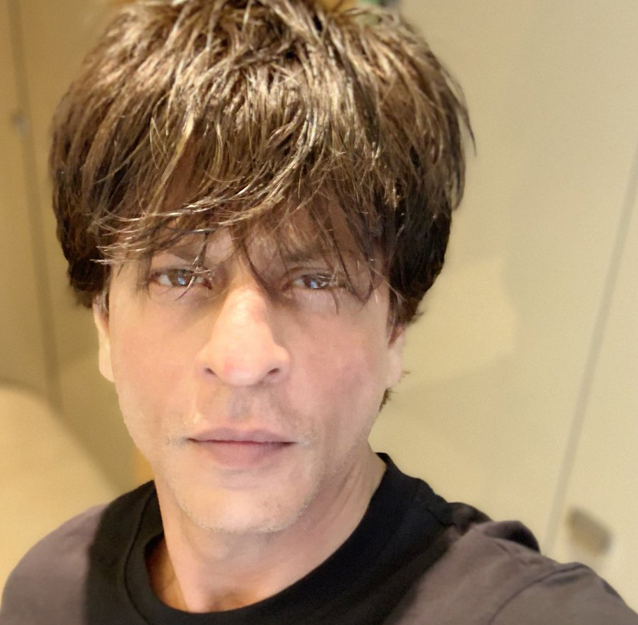 Image taken from Shah Rukh Khan's Twitter page.