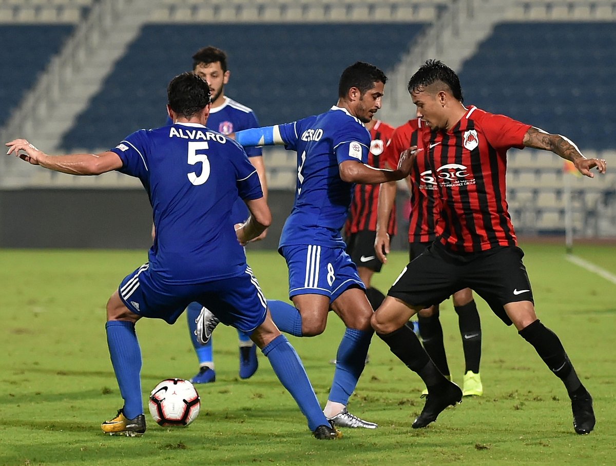 Al Rayyan’s Lucca Borges (right) vies for the ball against Al Shahaniya players during yesterday’s QSL Cup match. 