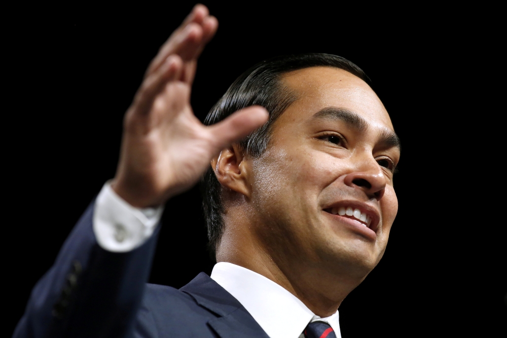 FILE PHOTO: Julian Castro, former United States Secretary of Housing and Urban Development, speaks at the Netroots Nation annual conference for political progressives in New Orleans, Louisiana, U.S. August 4, 2018. REUTERS/Jonathan Bachman - RC1D756B6D50/