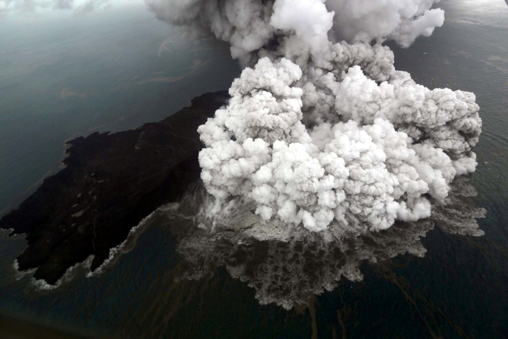 An aerial view of Anak Krakatau volcano during an eruption at Sunda strait in South Lampung, Indonesia, December 23, 2018 in this photo taken by Antara Foto. Antara Foto/Bisnis Indonesia/Nurul Hidayat/ via REUTERS 