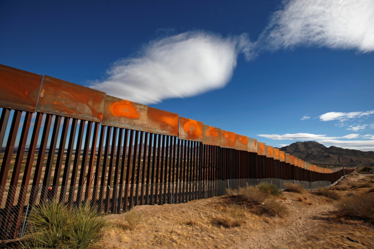 A general view shows a newly built section of the US- Mexico border wall at Sunland Park, US opposite the Mexican border city of Ciudad Juarez, Mexico, November 9, 2016. Reuters/Jose Luis Gonzalez