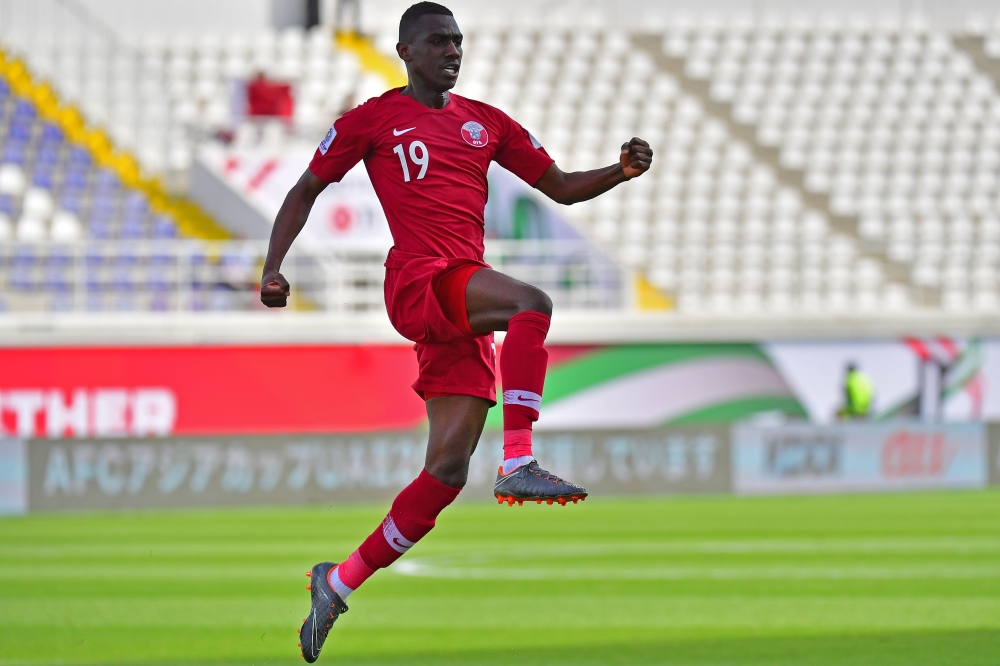 Qatar's forward Almoez Ali during the 2019 AFC Asian Cup group E football match between North Korea and Qatar at the Khalifa bin Zayed stadium in al-Ain on January 13, 2018. / AFP / Giuseppe CACACE