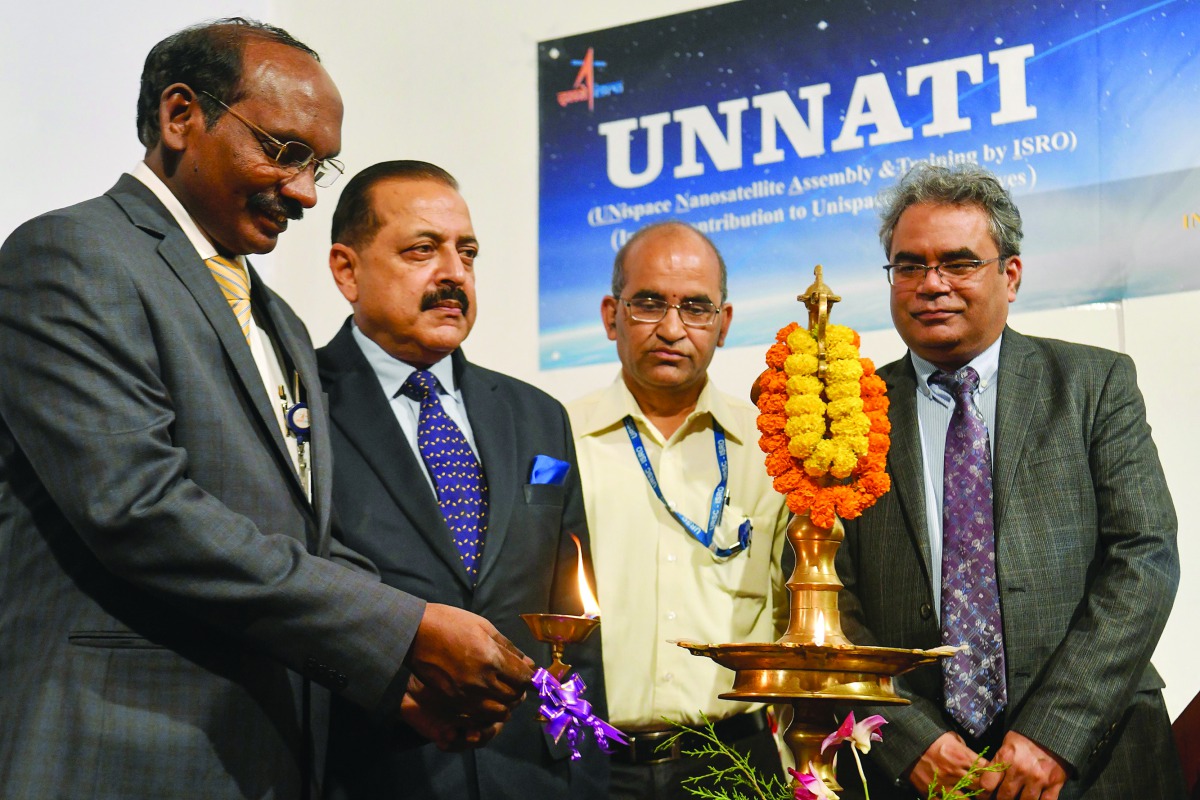 Indian space scientist and Chairman of the Indian Space Research Organization (ISRO) Kailasavadivoo Sivan (L), Minister of State for Department of Atomic Energy and Department of Space Jitendra Singh (2L) and ISRO Deputy Project Director Prakash Rao (2R) 