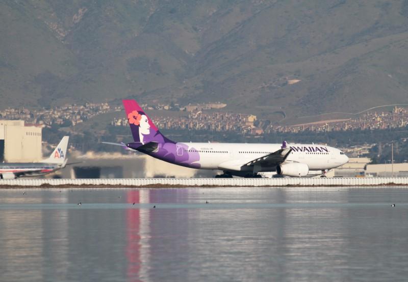 A Hawaiian Airlines Airbus A330-200 taxis at San Francisco International Airport, San Francisco, California, February 16, 2015. Reuters/Louis Nastro 