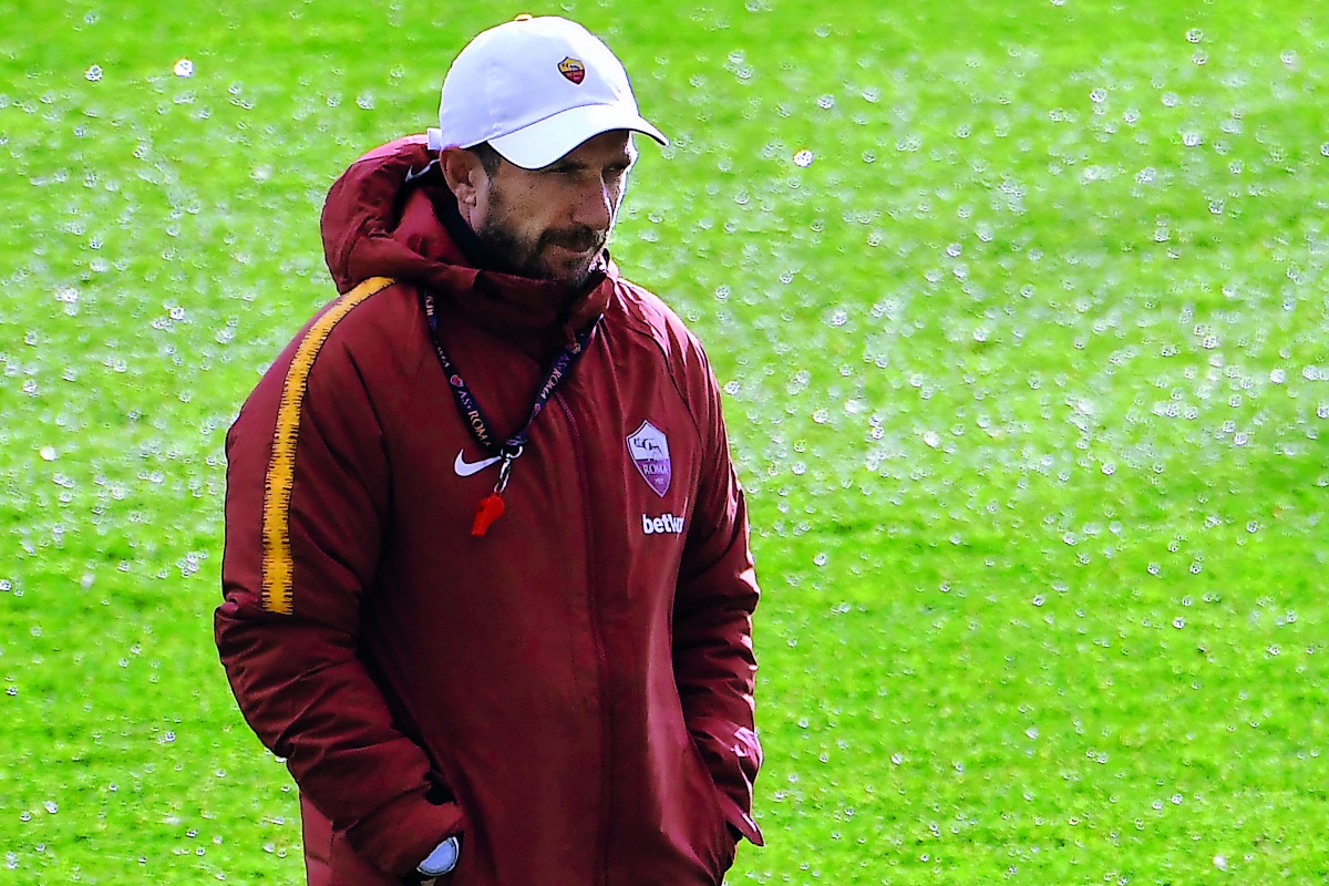 AS Roma Italian coach Eusebio Di Francesco supervises a training session on February 11, 2019 at AS Roma's training ground in Trigoria, south of Rome, on the eve of the UEFA Champions League round of 16 first leg football match AS Roma vs FC Porto. AFP / 