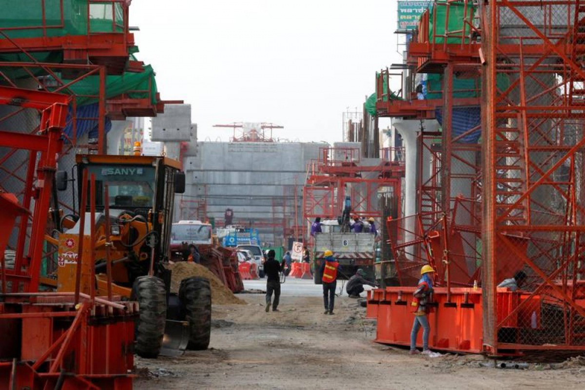 Construction on an elevated train line is seen in Bangkok, Thailand March 8, 2017. Reuters/Chaiwat Subprasom