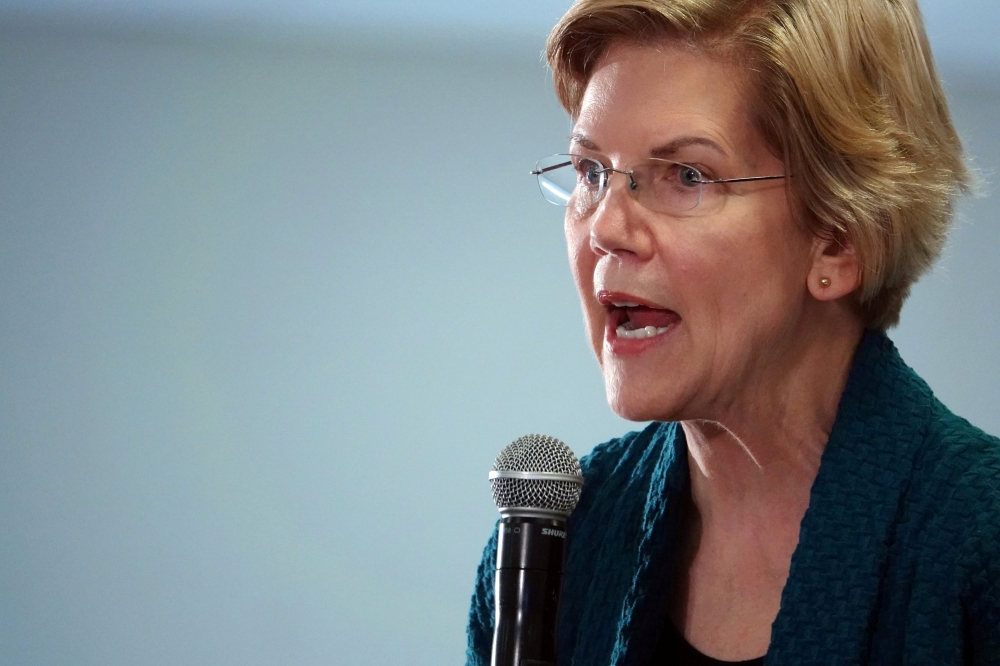 Democratic 2020 U.S. presidential candidate and U.S. Senator Elizabeth Warren (D-MA) speaks to supporters in Memphis, Tennessee, U.S. March 17, 2019. REUTERS/Karen Pulfer Focht	
