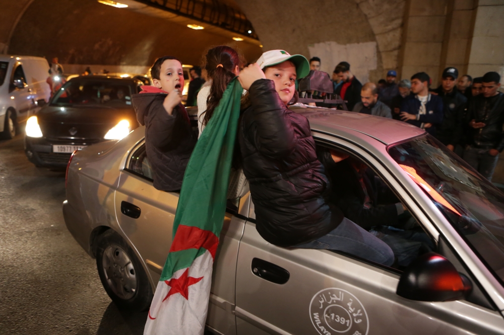 Hundreds of people celebrate during a demonstration after the resignation of Algerian President Abdelaziz Bouteflika, on April 02, 2019 in Algiers, Algeria. ( Farouk Batiche - Anadolu Agency )