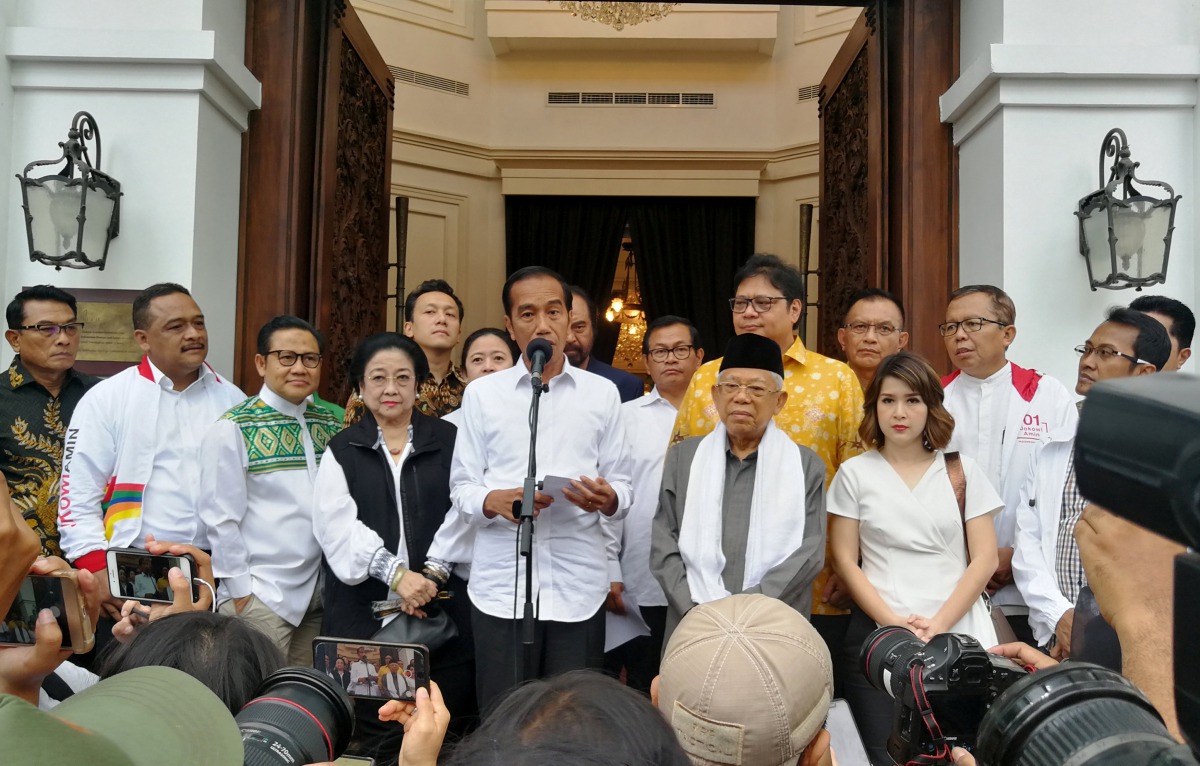 Incumbent Indonesian president Joko Widodo talks to media about the result of a presidential election, during a press briefing in Jakarta, Indonesia, April 18, 2019. Reuters/Angie Teo