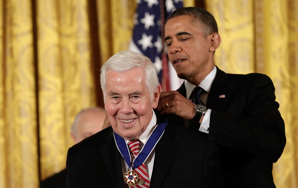 In this file photo taken on November 19, 2013, US President Barack Obama awards the Presidential Medal of Freedom to former Senator Richard Lugar in the East Room at the White House in Washington, DC.  AFP / Getty Images North America / Win McNamee 