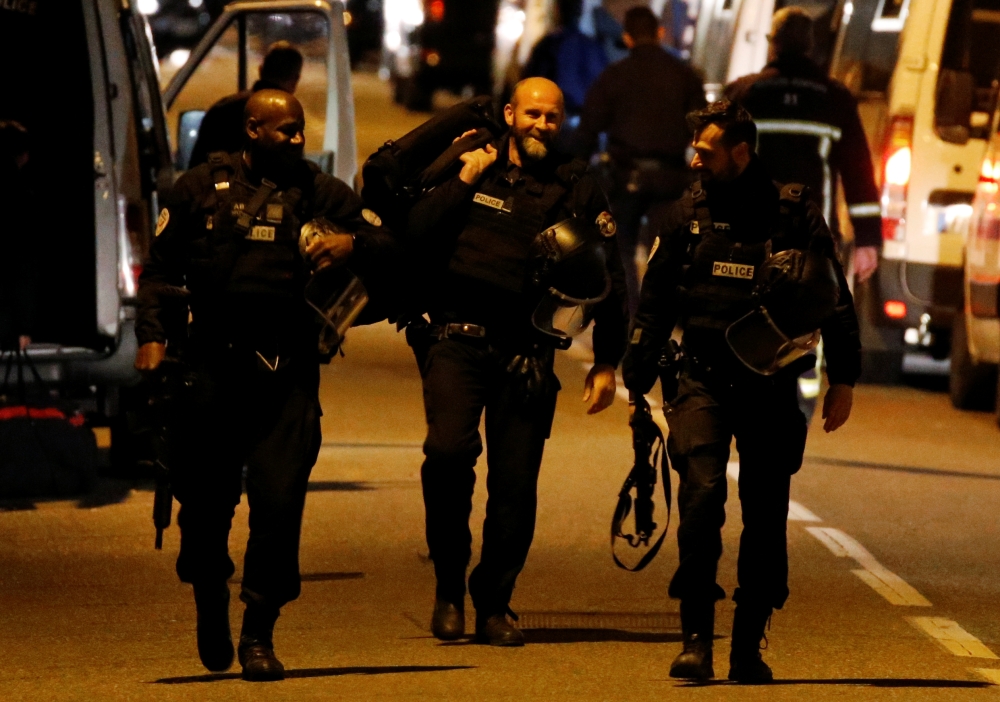 Police officers secure the area after a gunman held several people hostage in a newsagent store in the Blagnac suburb of Toulouse, France May 7, 2019. Reuters/Regis Duvignau