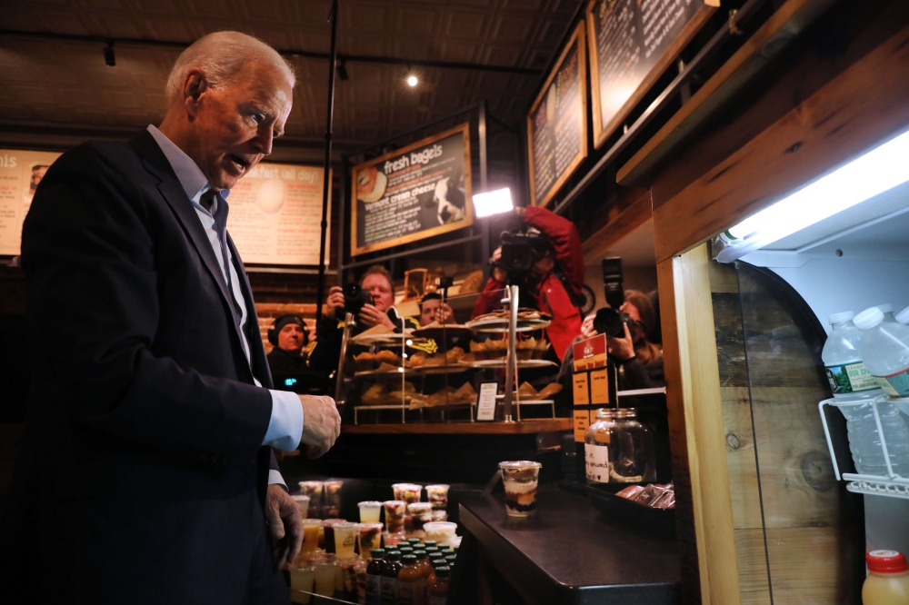  Former Vice President and Democratic presidential candidate Joe Biden visits a coffee shop on May 14, 2019 in Concord, New Hampshire. (Spencer Platt/Getty Images/AFP)