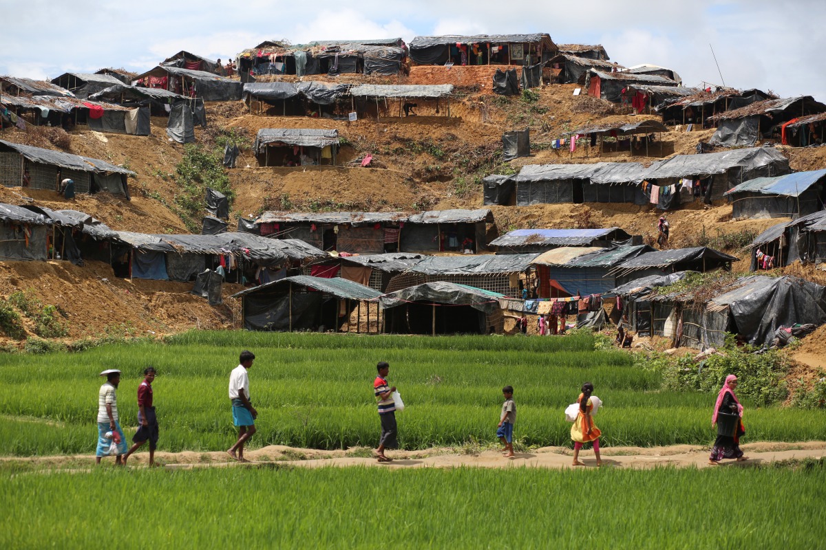 Rohingya Muslims live in makeshift camps on hills at Cox Bazar, Bangladesh on September 11, 2017. (Zakir Hossain Chowdhury / Anadolu Agency) 