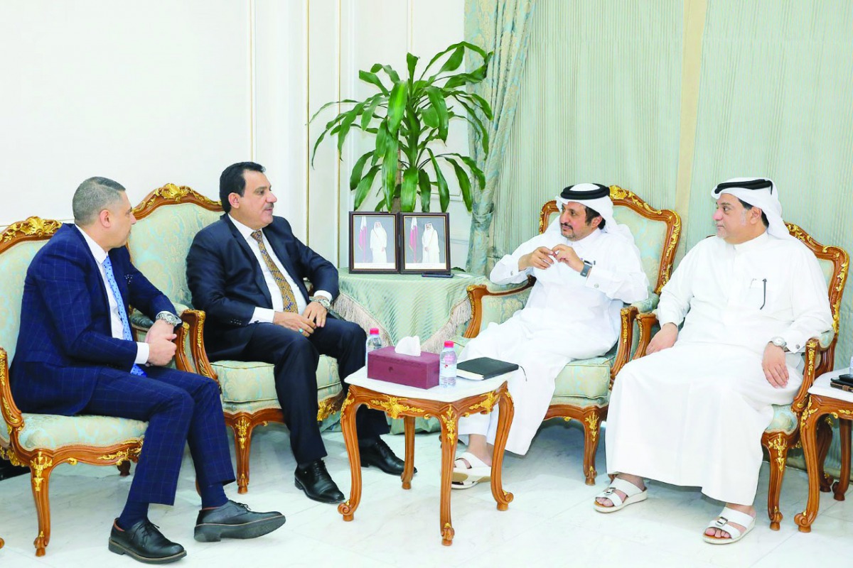 Qatar Chamber Chairman Sheikh Khalifa bin Jassim bin Mohammed Al Thani (second right) and Abdul Razzaq Al Zuhairi (second left), Chairman, Iraqi Chambers of  Commerce, and other officials during the meeting.