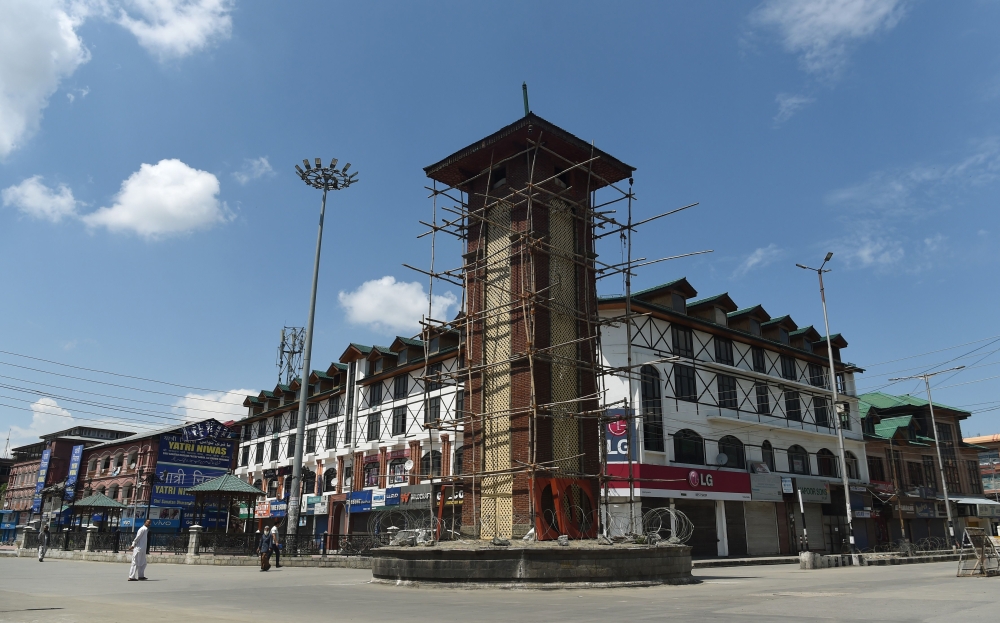 The deserted downtown area of Lal Chowk is seen pictured in Srinagar on August 20, 2019. (AFP / PUNIT PARANJPE)