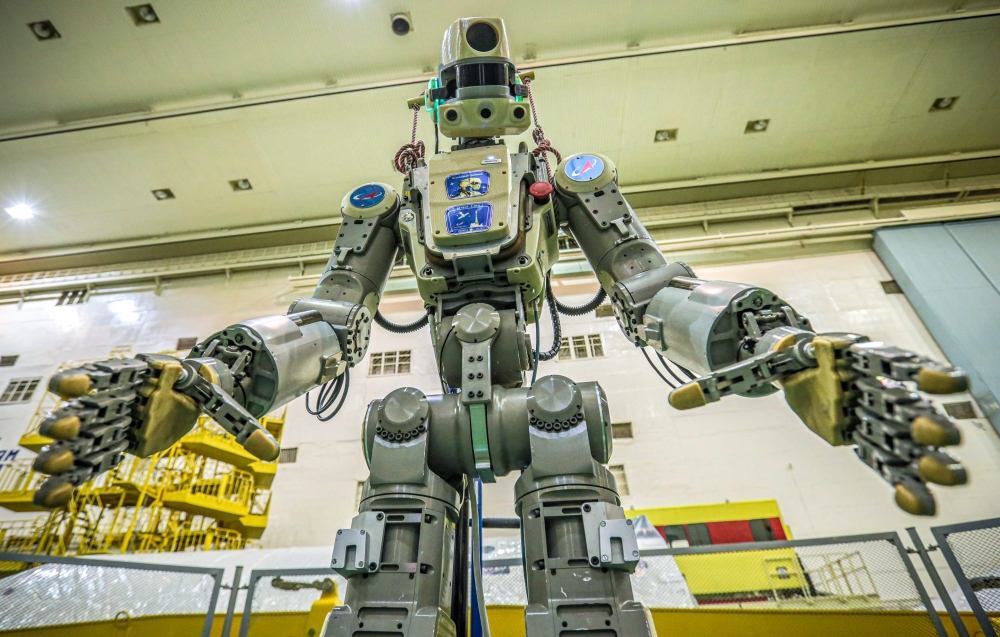 This handout picture taken on July 26, 2019, and released by the official website of the Russian State Space Corporation ROSCOSMOS on August 21, 2019 shows Russian humanoid robot Skybot F-850 (Fedor) being tested ahead of its flight on board Soyuz MS-14 s