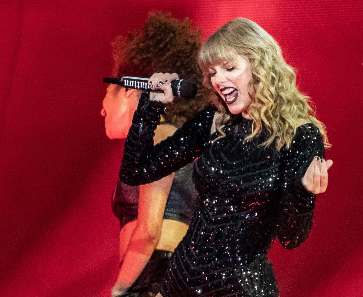  Taylor Swift performs during the Reputation Stadium Tour at NRG Stadium in Houston, Texas. (AFP / SUZANNE CORDEIRO/ File photo)