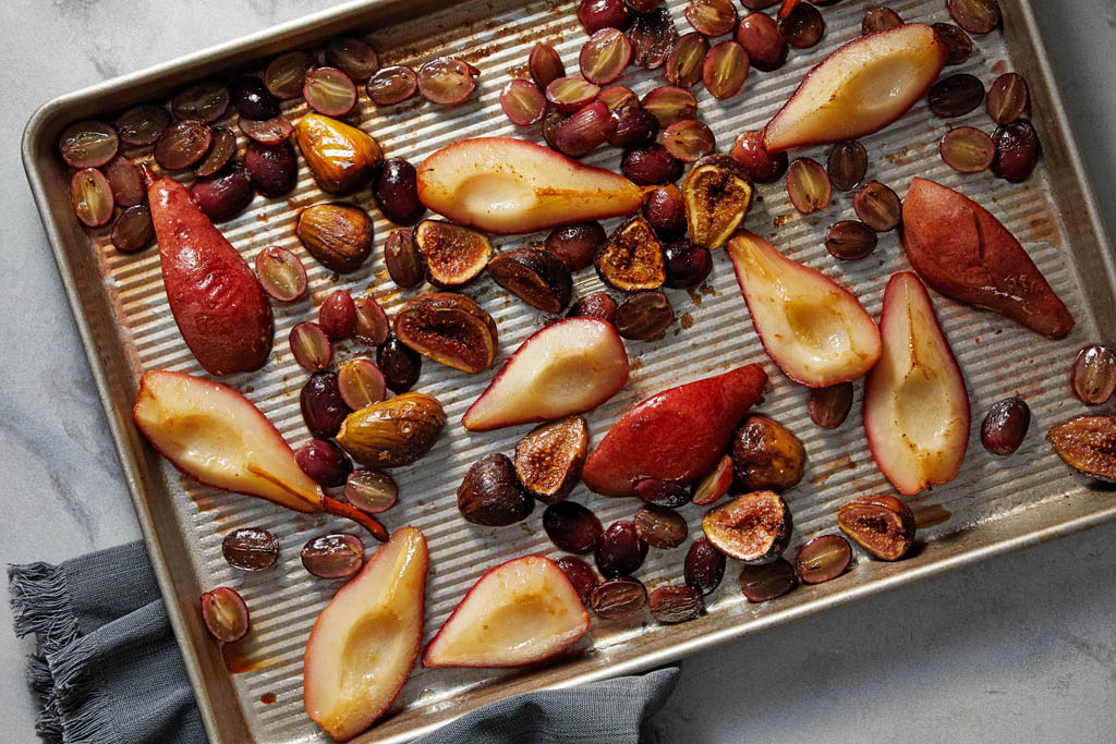  Roasted Fall Fruit With Balsamic-Ginger Glaze. Photo by Tom McCorkle for The Washington Post. 