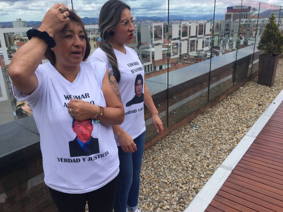 Beatriz Mendez (L), whose 19-year-old son and a nephew disappeared during Colombia’s conflict, at a war tribunal for a hearing on extra-judicial killings. Bogota, Colombia. October 17. Thomson Reuters Foundation/Anastasia Moloney
