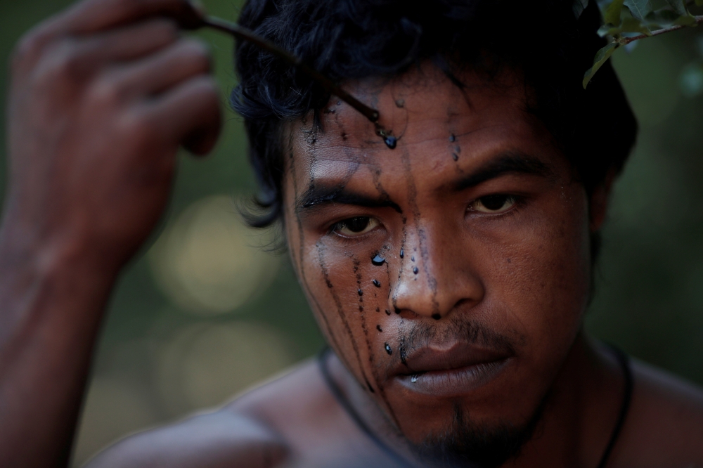 FILE PHOTO: Paulo Paulino Guajajara was hunting on Friday inside the Arariboia reservation in Maranhao state when he was attacked and killed by illegal loggers. REUTERS/Ueslei Marcelino/File Photo