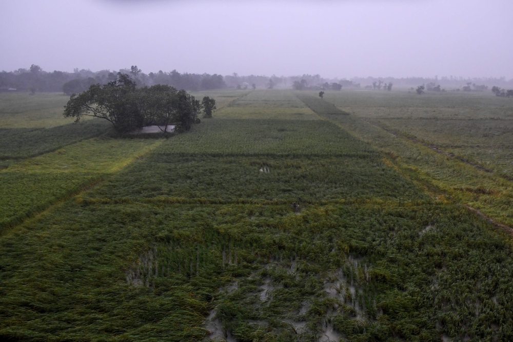 An outside view from the window of a relief centre as Cyclone Bulbul is approaching, in Bakkhali near Namkhana in Indian state of West Bengal on November 9, 2019. AFP / Dibyangshu SARKAR