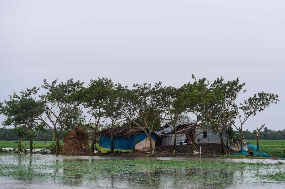 A damaged house is pictured after cyclone Bulbul hit the area in Koyra, some 100 km from Khulna on November 10, 2019. AFP / MUNIR UZ ZAMAN